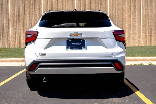 Used 2024 Chevrolet Trax LT w/ Driver Confidence Package FWD image 28