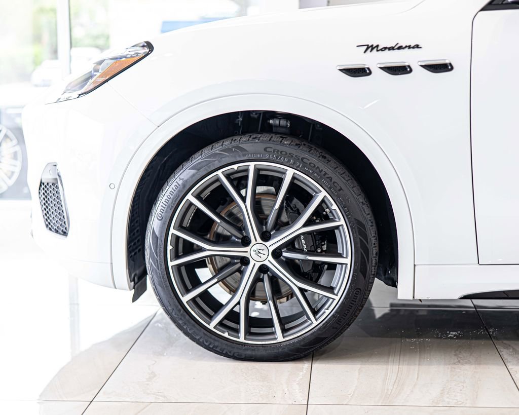 Used 2024 Maserati Grecale Modena AWD/4WD image 8