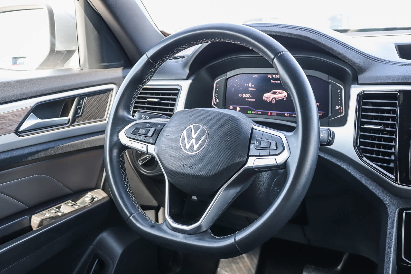 Used 2022 Volkswagen Atlas Cross Sport SE image 15