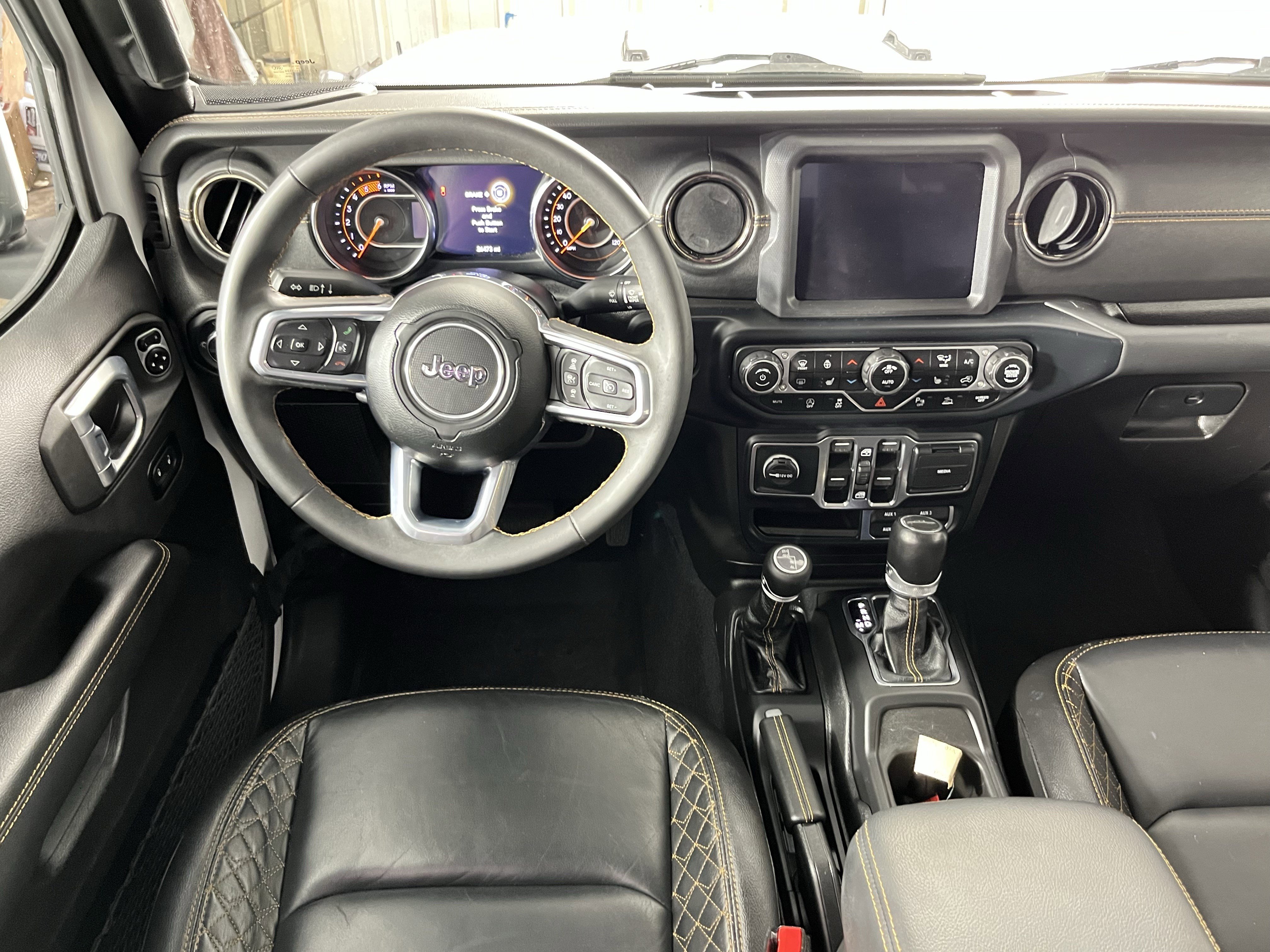 Used 2023 Jeep Gladiator Overland image 12