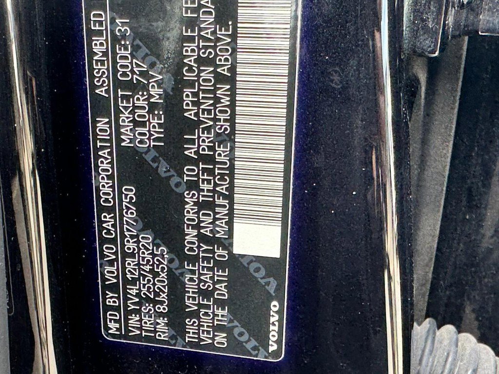 Used 2024 Volvo XC60 B5 Plus image 26