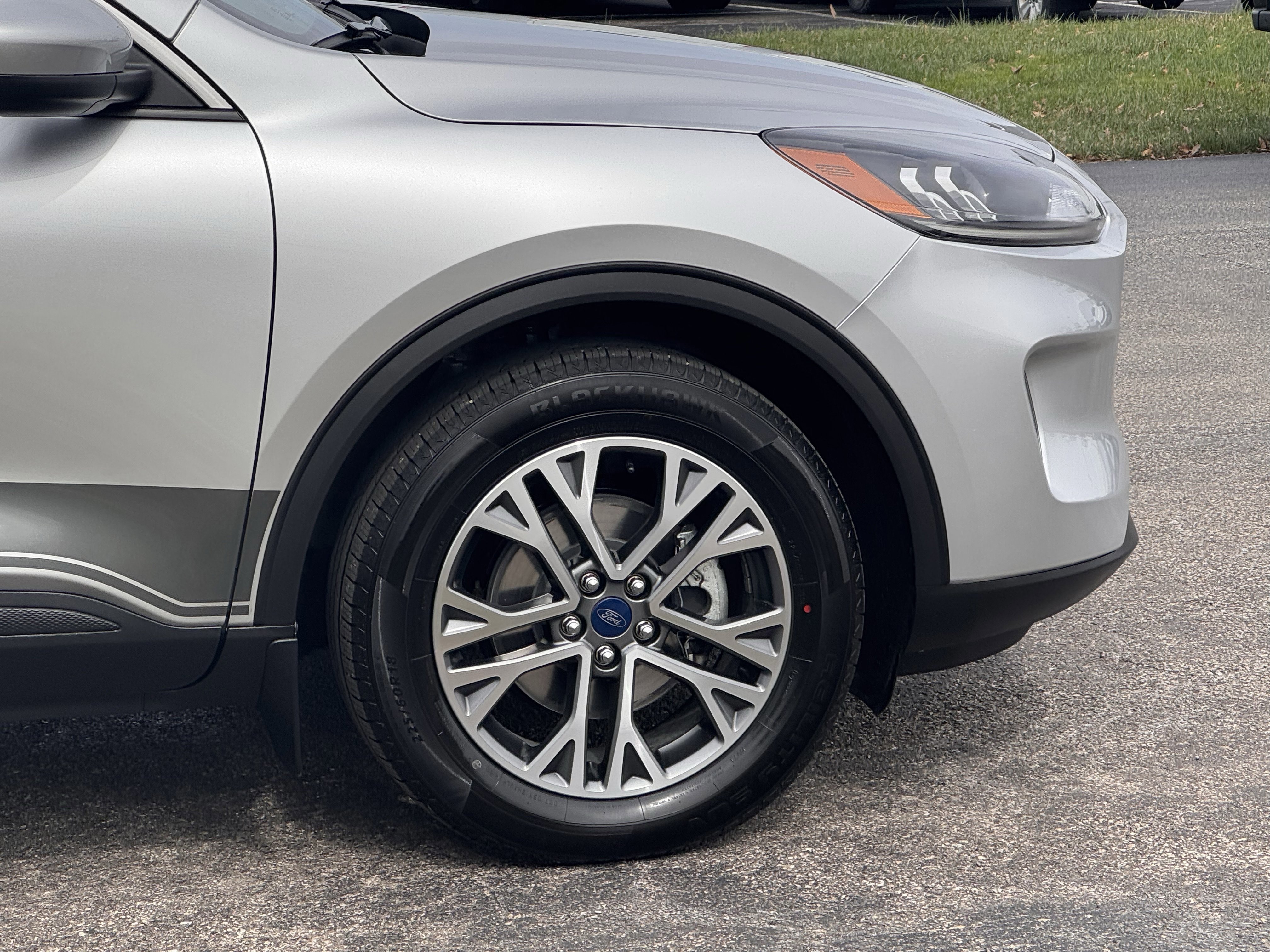 Used 2020 Ford Escape SEL image 9