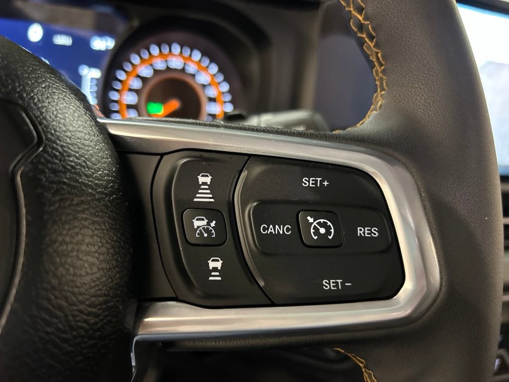 Used 2024 Jeep Wrangler Unlimited Sahara AWD/4WD image 21