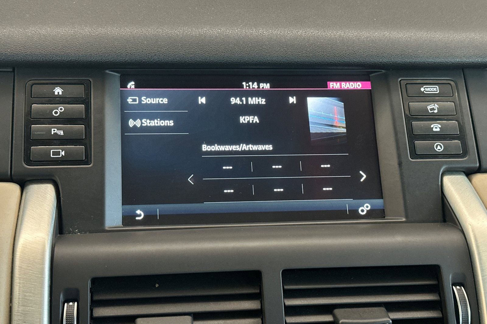 Used 2019 Land Rover Discovery Sport HSE image 22