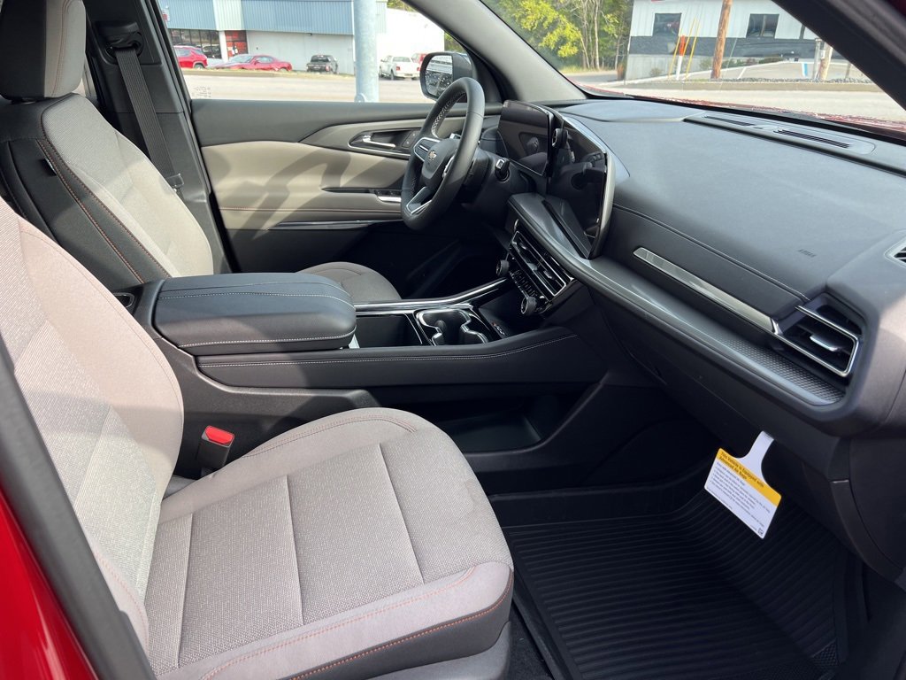 New 2026 Chevrolet Traverse LT w/ LPO, Floor Liner Package image 8