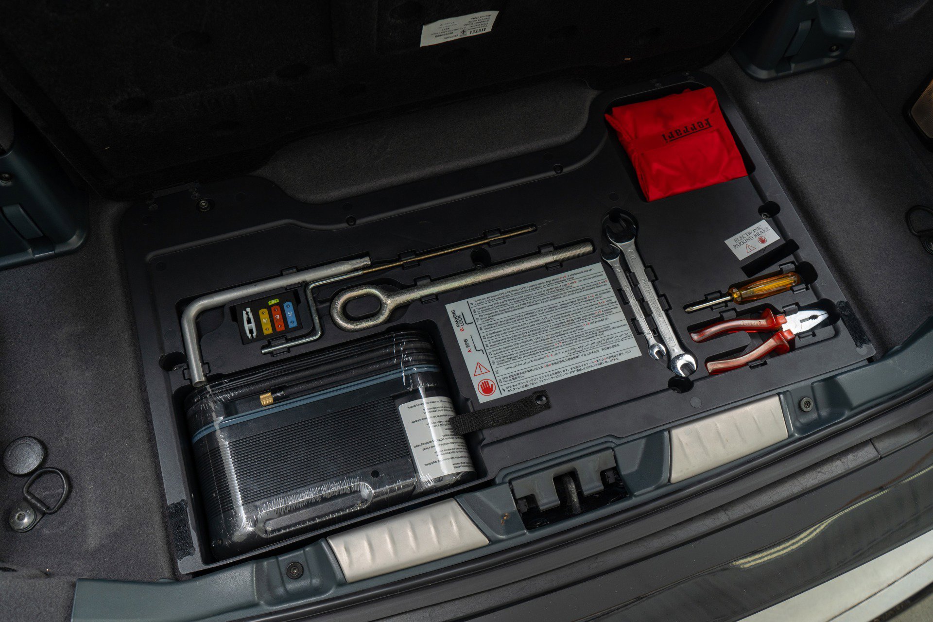 Used 2011 Ferrari California image 35