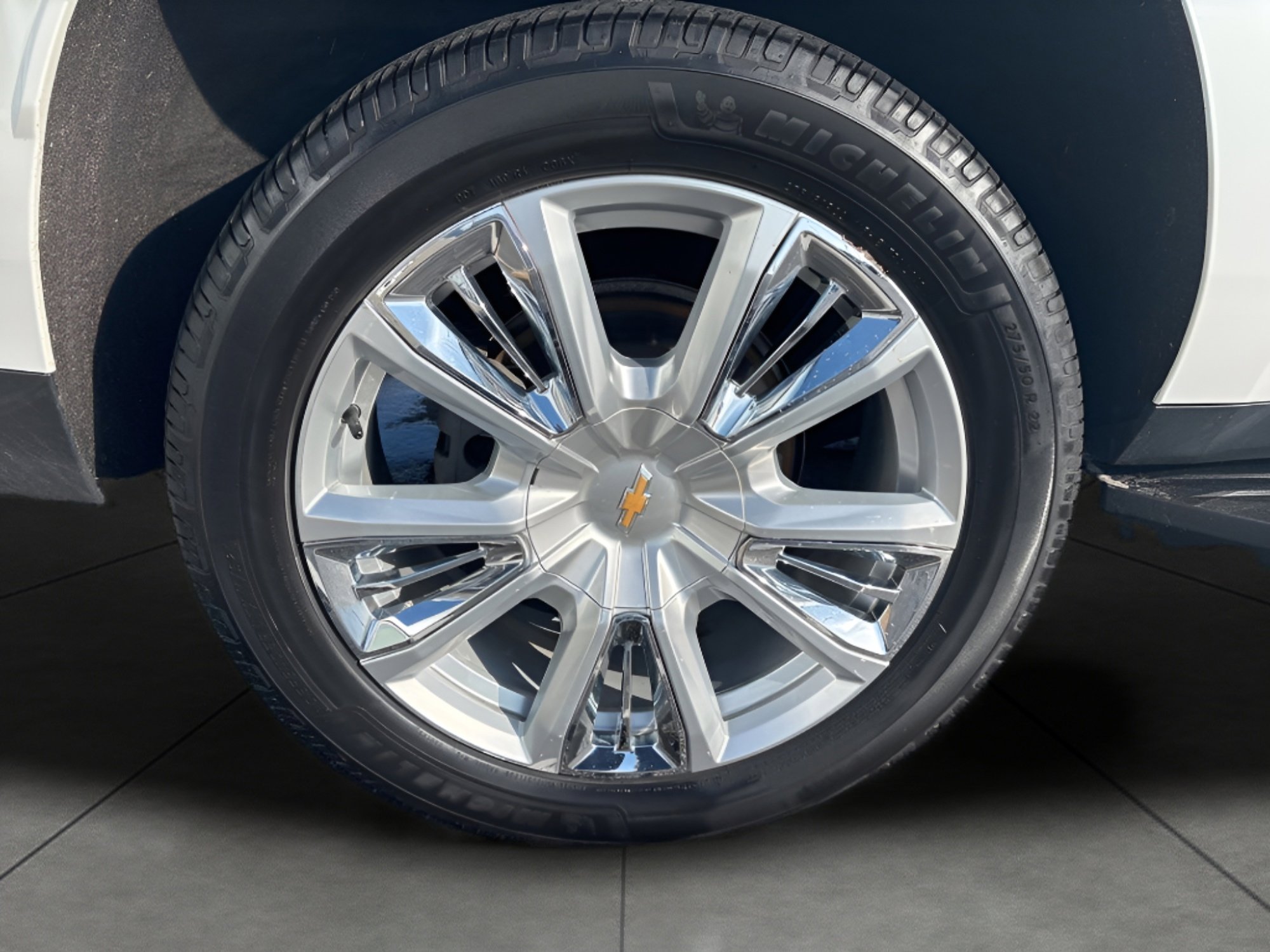 Used 2023 Chevrolet Suburban High Country AWD/4WD image 11