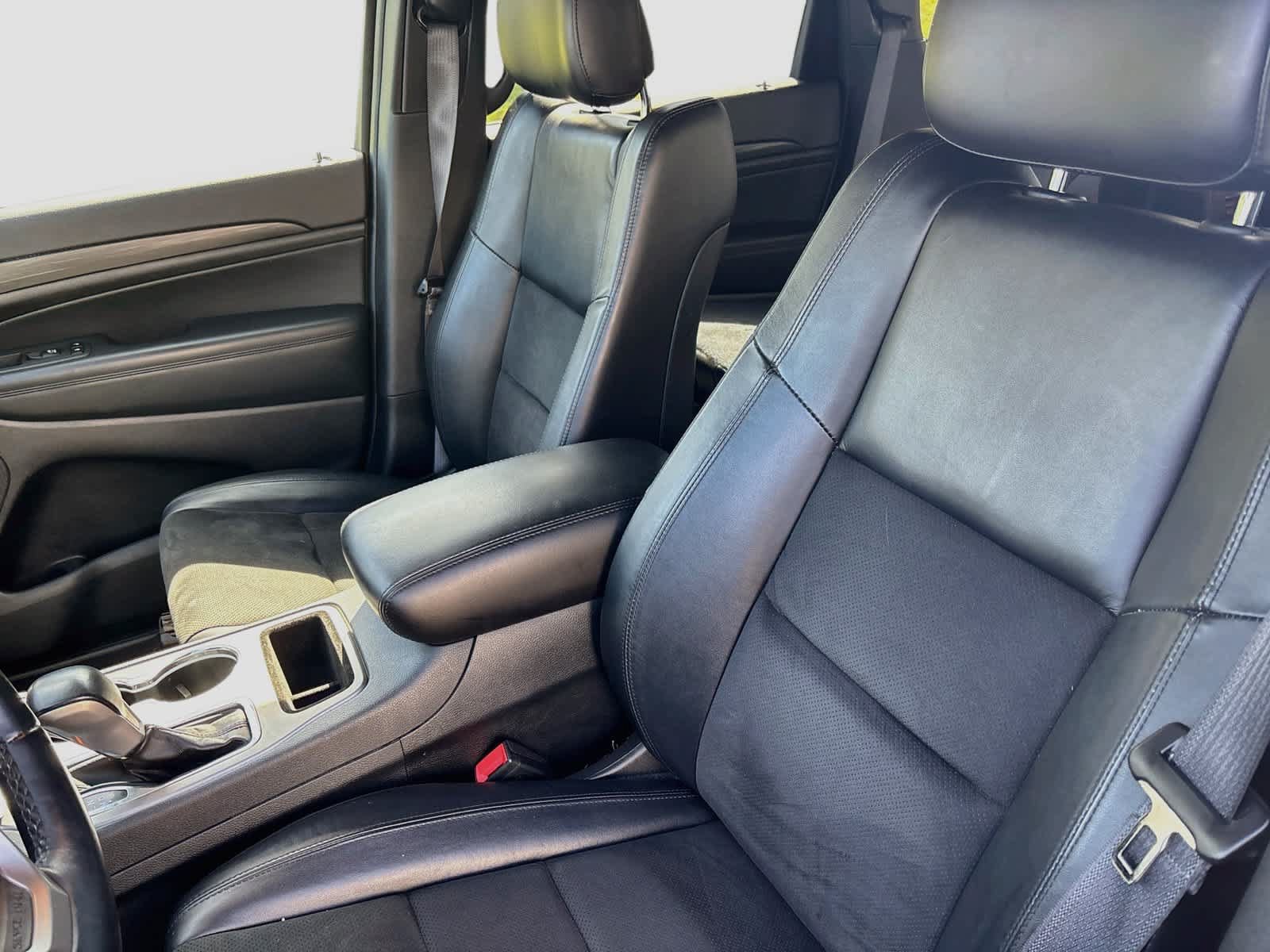 Used 2022 Jeep Grand Cherokee Laredo X RWD image 22