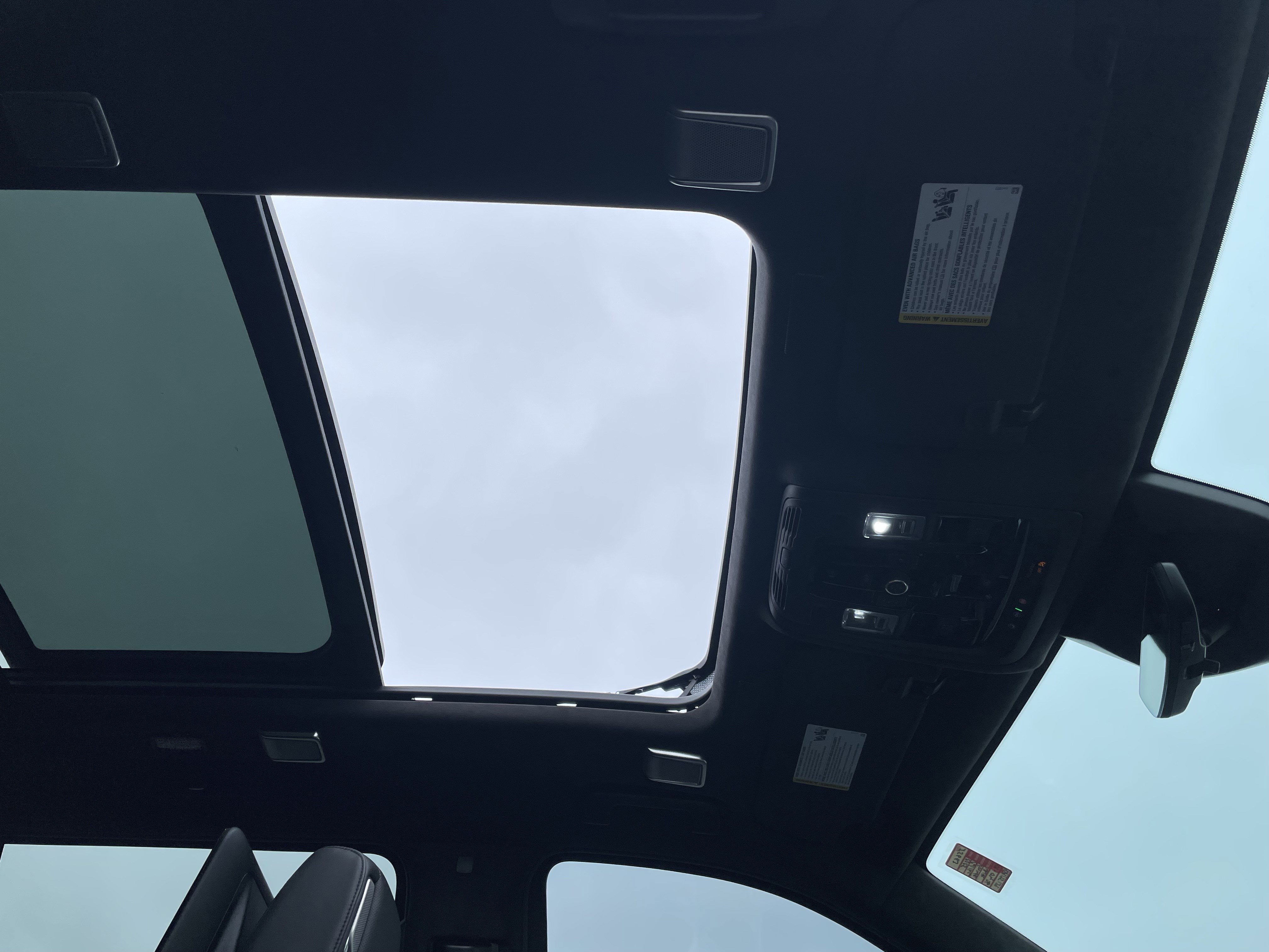 Used 2025 Cadillac Escalade ESV Sport Platinum image 17