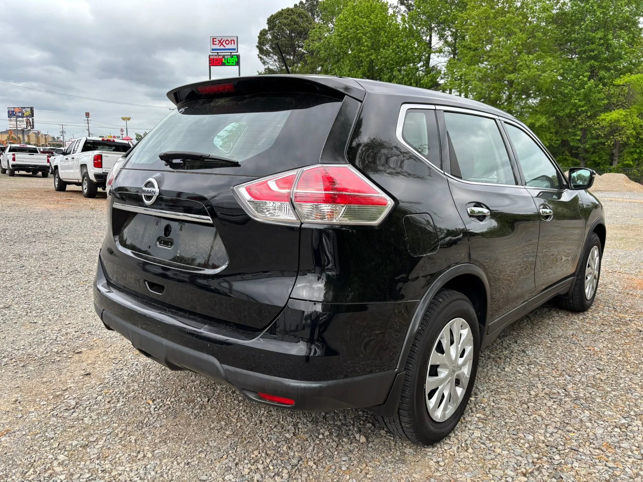 Used 2015 Nissan Rogue S image 8