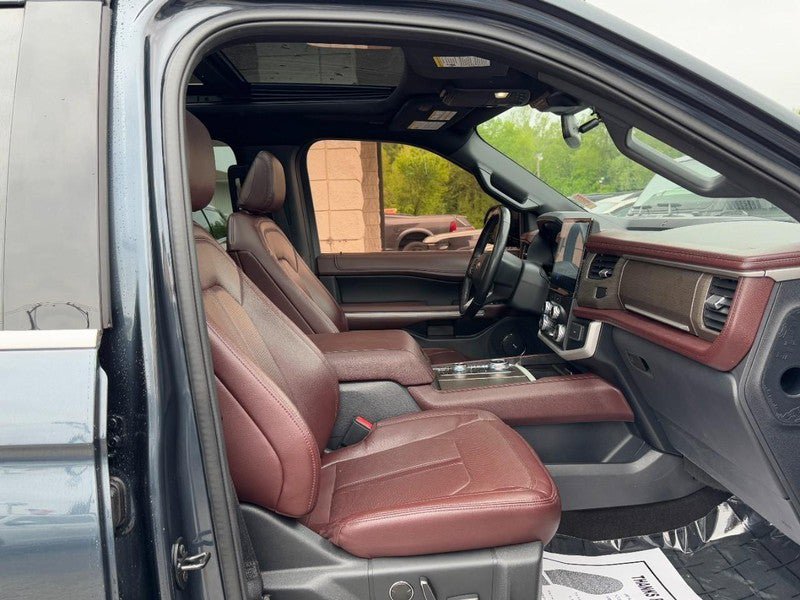Used 2023 Ford Expedition Limited AWD/4WD image 16