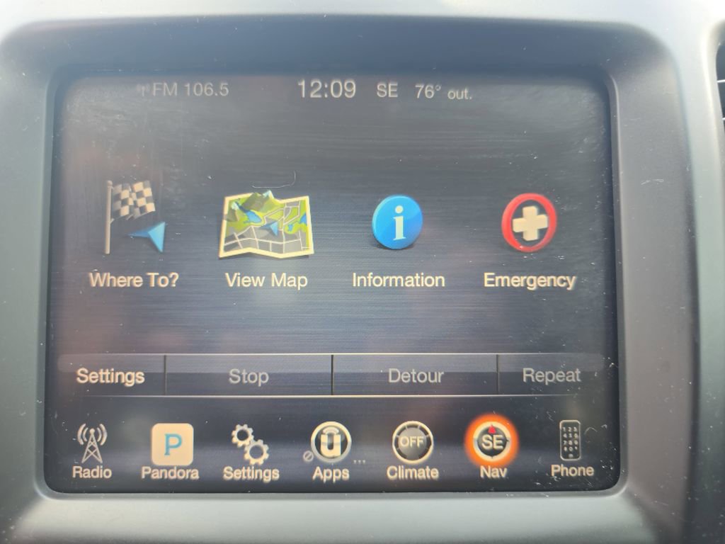 Used 2015 Jeep Cherokee Latitude FWD image 19