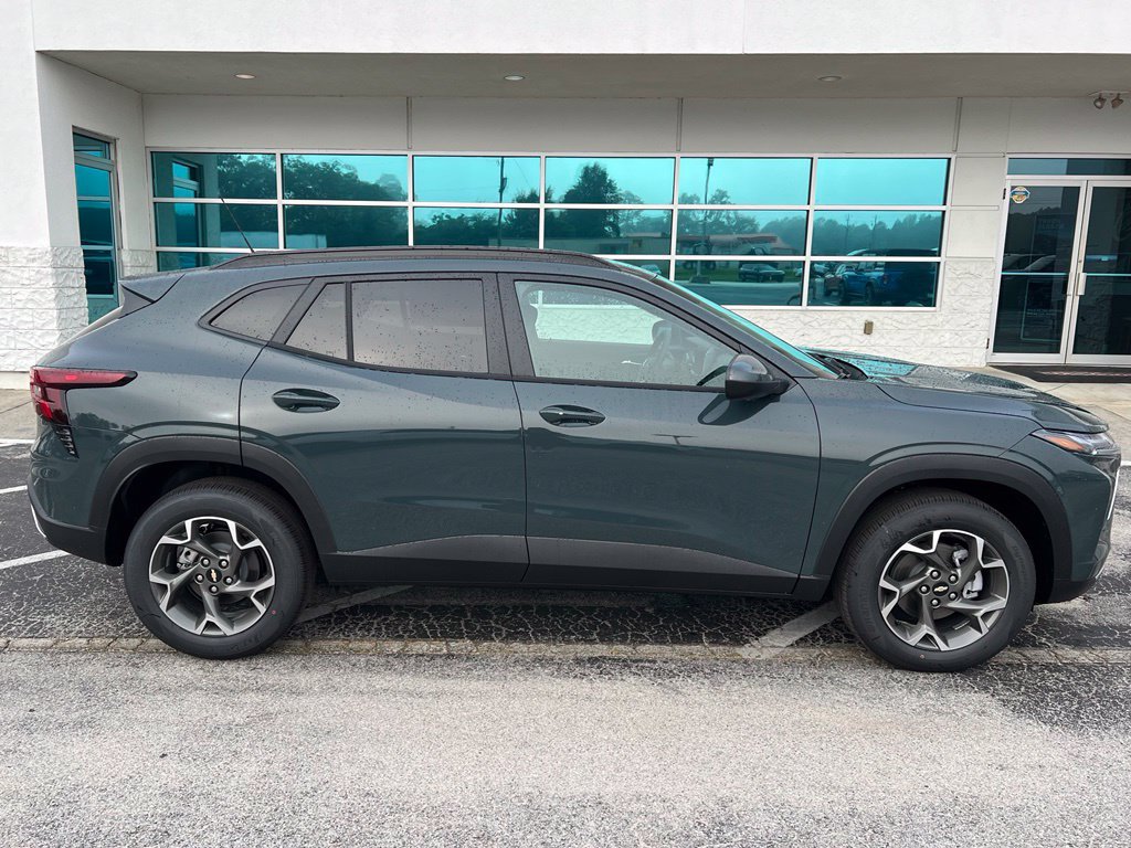 New 2026 Chevrolet Trax LT w/ Driver Confidence Package FWD image 3