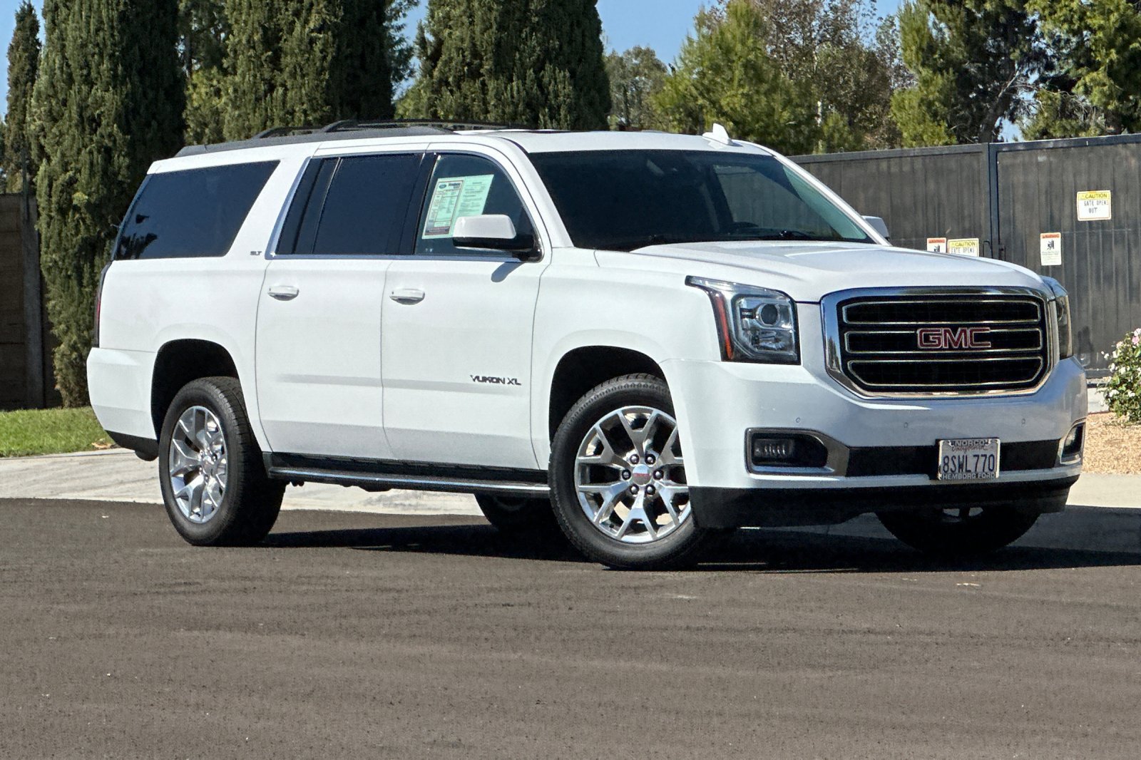 Used 2020 GMC Yukon XL SLT w/ Open Road Package RWD image 2