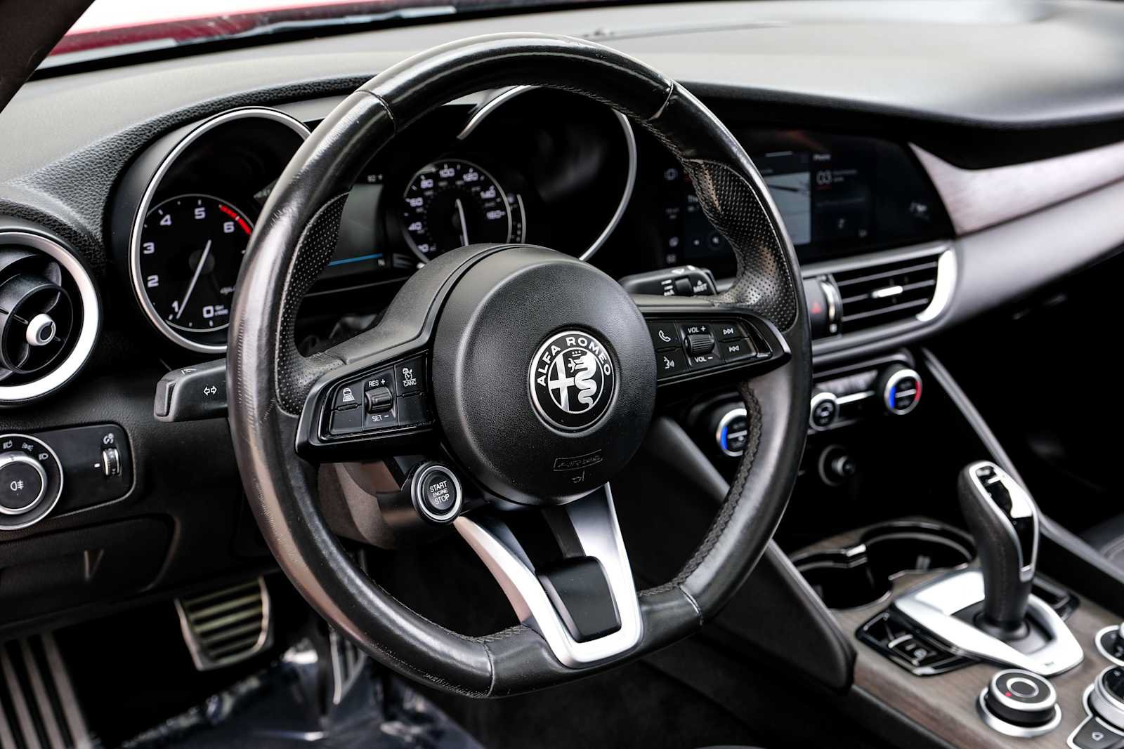 Used 2022 Alfa Romeo Giulia Ti AWD/4WD image 19