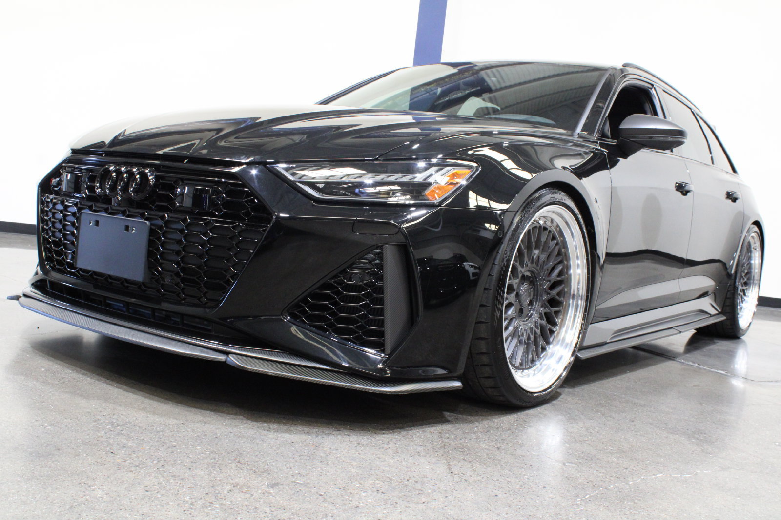 Used 2025 Audi RS 6 performance AWD/4WD image 4