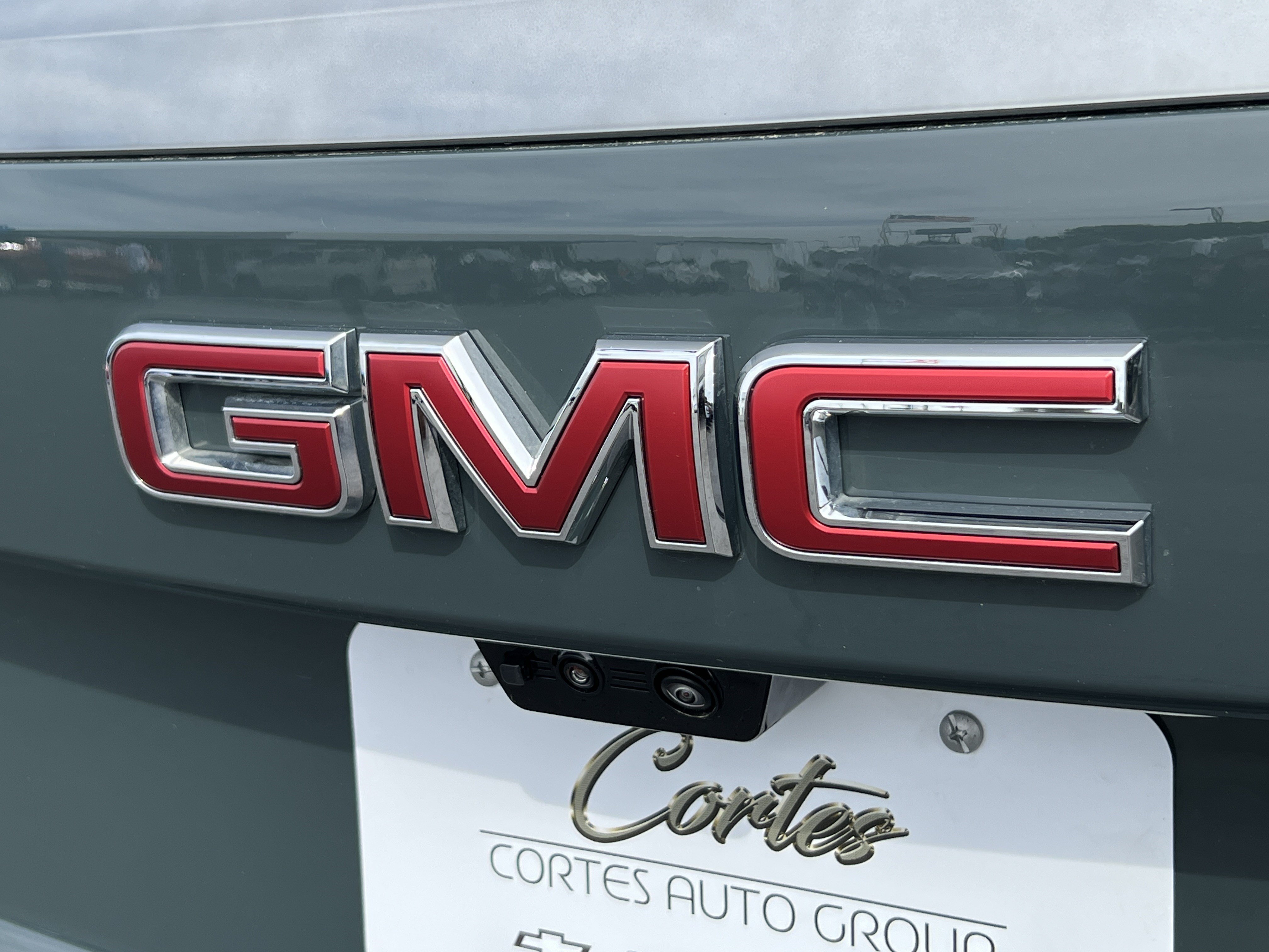 Used 2025 GMC Yukon AT4 w/ AT4 Premium Package AWD/4WD image 8