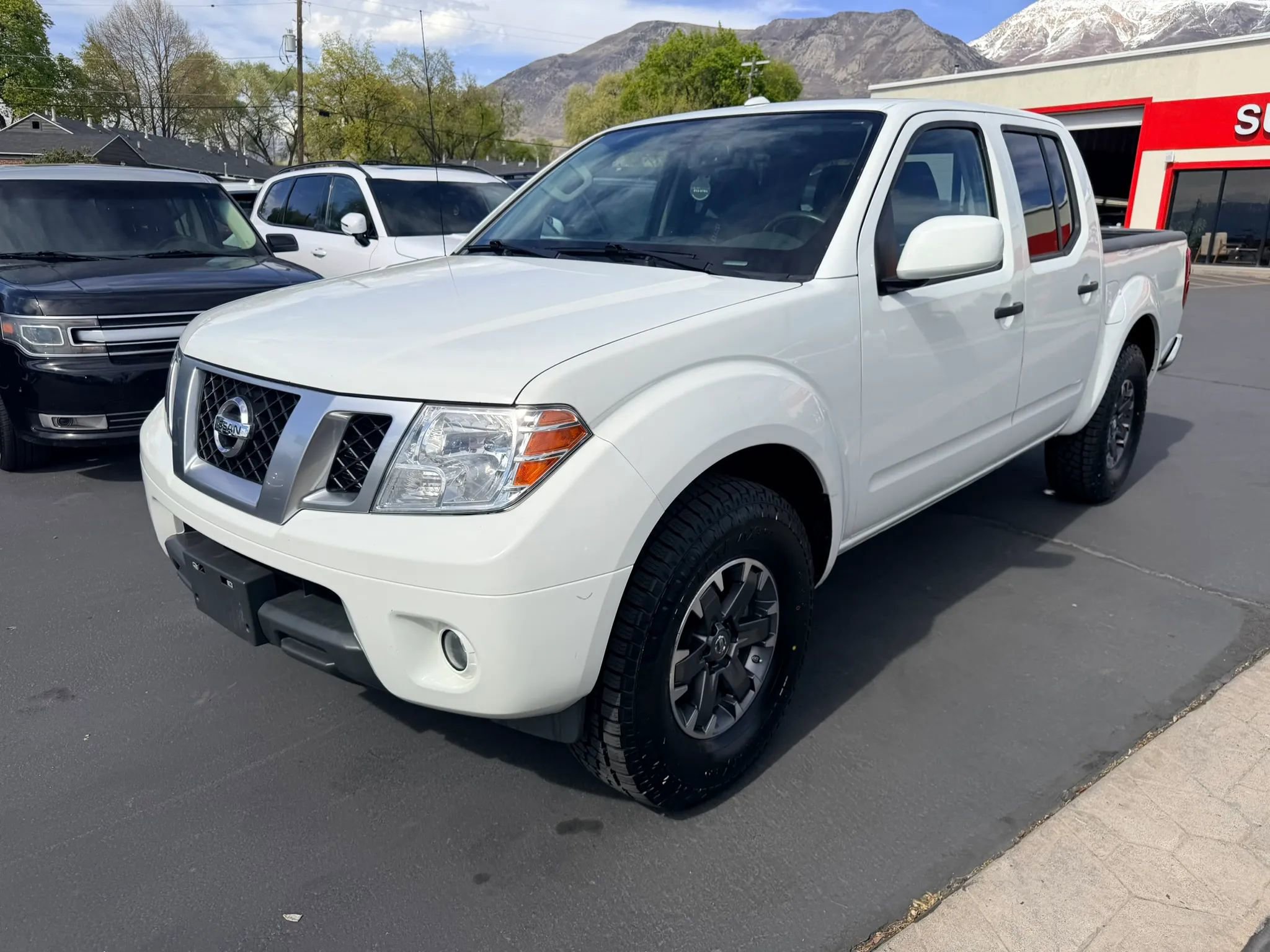 Used 2018 Nissan Frontier PRO-4X image 8
