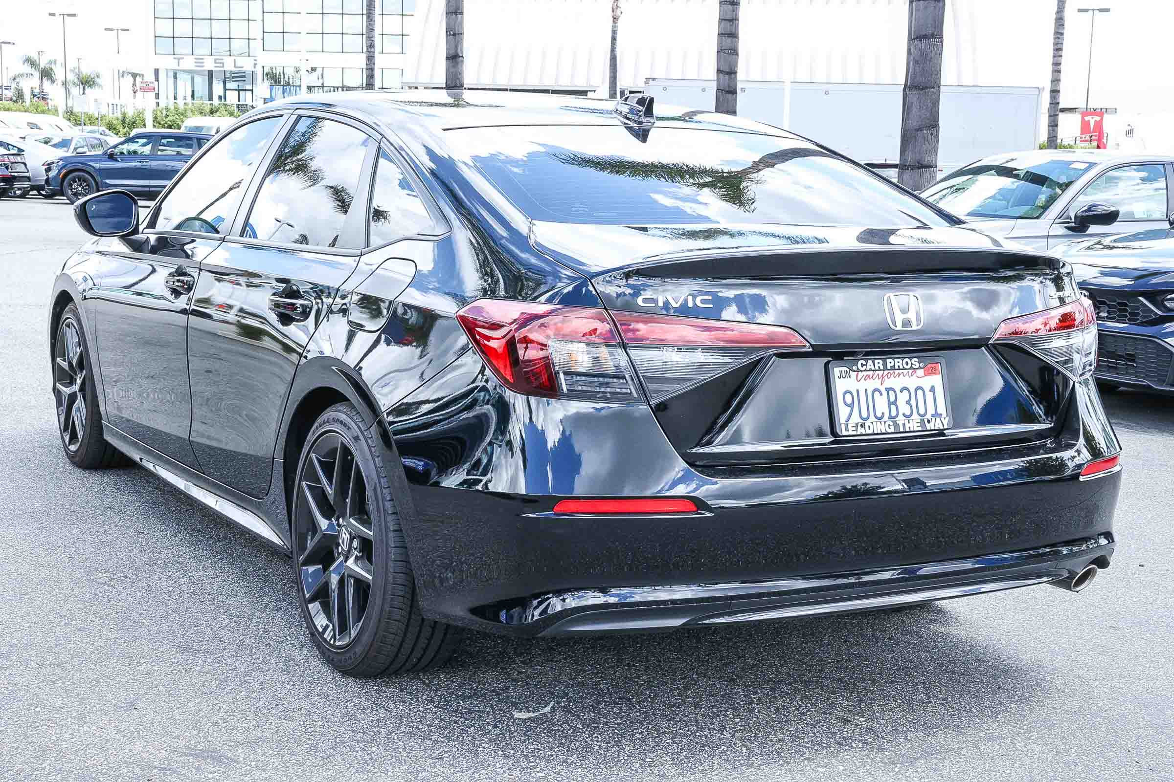 Used 2025 Honda Civic Sport image 4