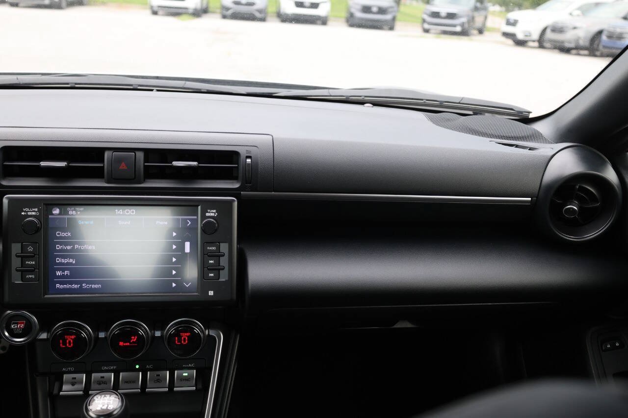 Used 2025 Toyota GR86 Premium w/ Performance Package RWD image 24