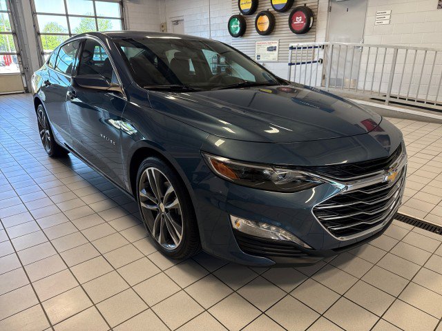 Used 2025 Chevrolet Malibu LT image 1