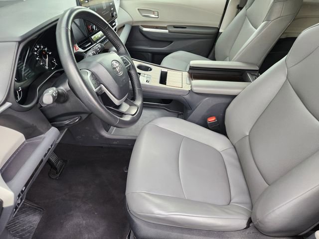 Used 2023 Toyota Sienna XLE FWD image 10