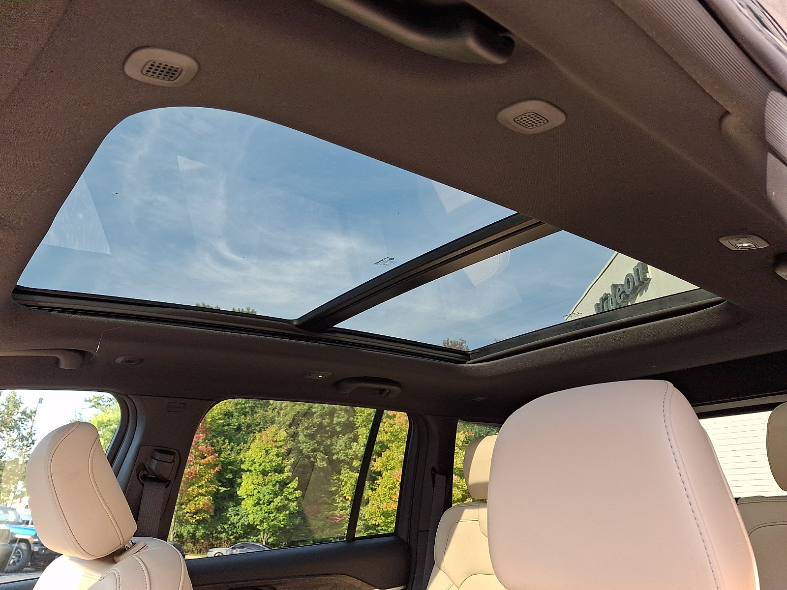 New 2027 Jeep Grand Cherokee Limited AWD/4WD image 10