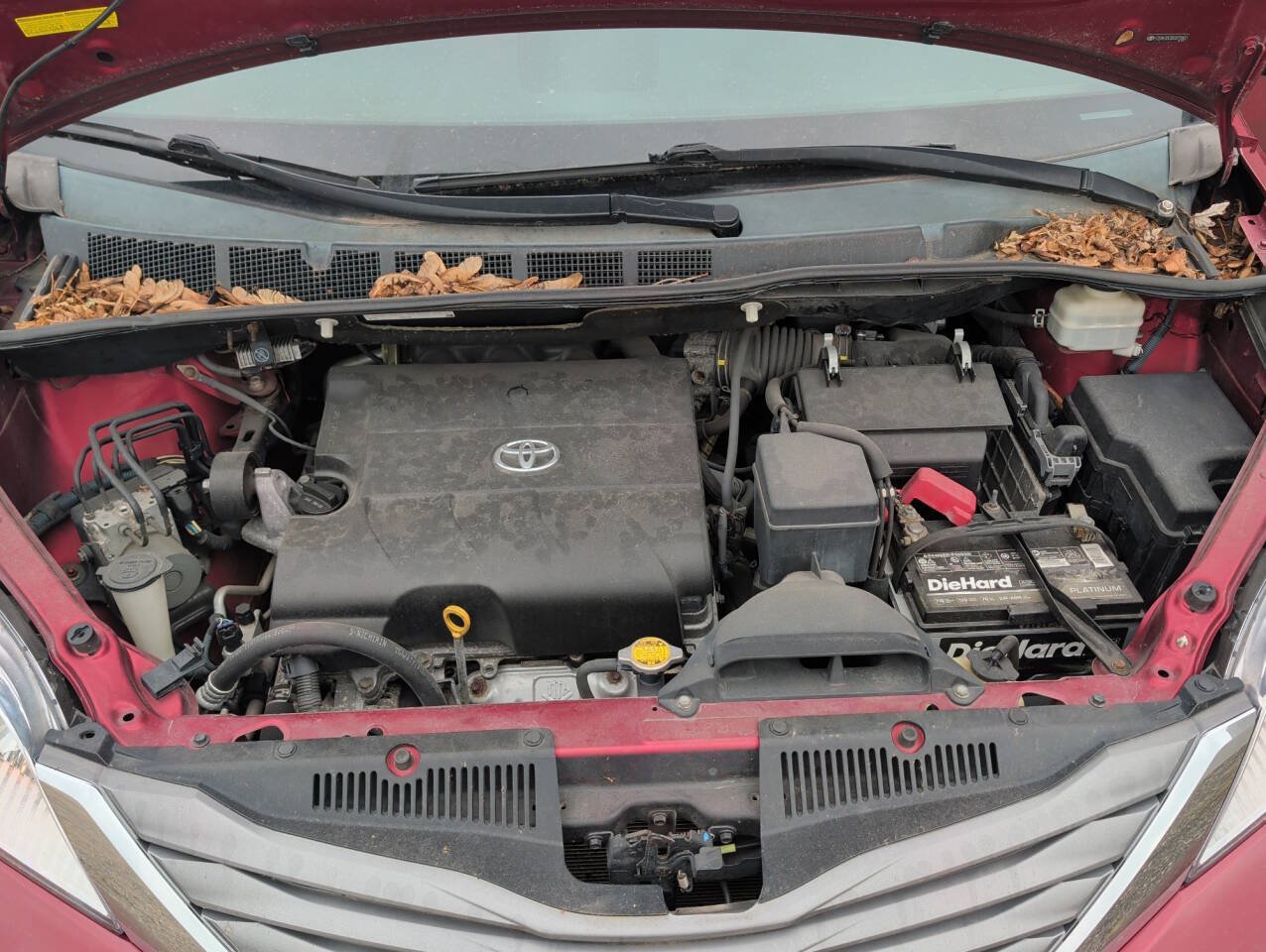 Used 2011 Toyota Sienna XLE w/ Entertainment Pkg FWD image 42