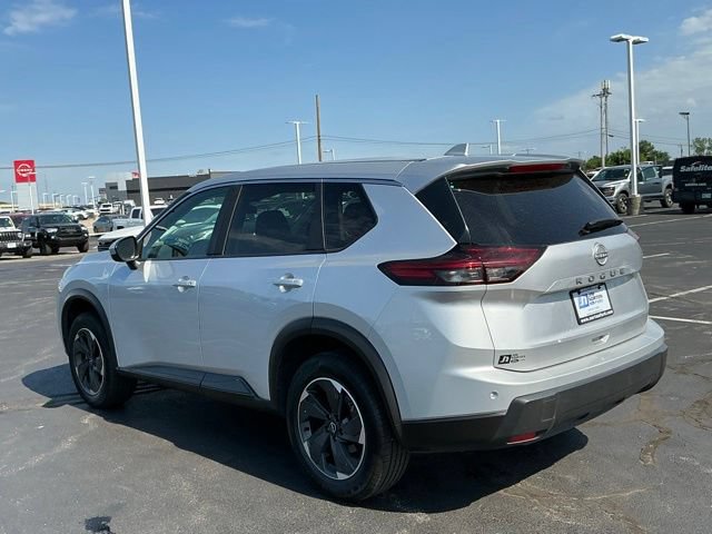 Used 2025 Nissan Rogue SV FWD image 7
