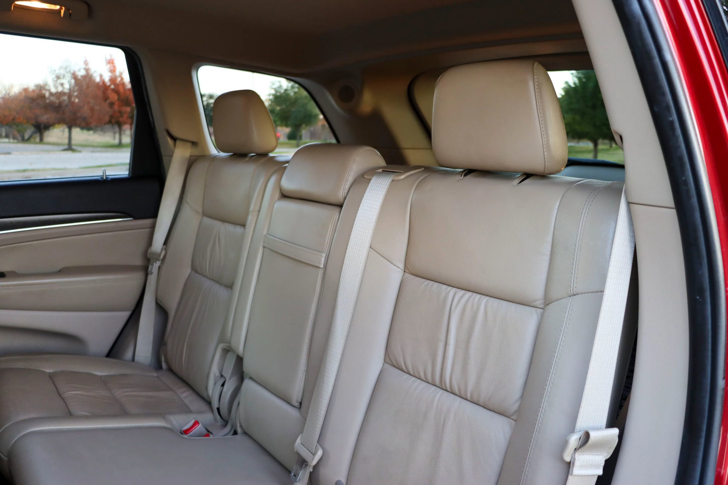 Used 2014 Jeep Grand Cherokee Limited image 16