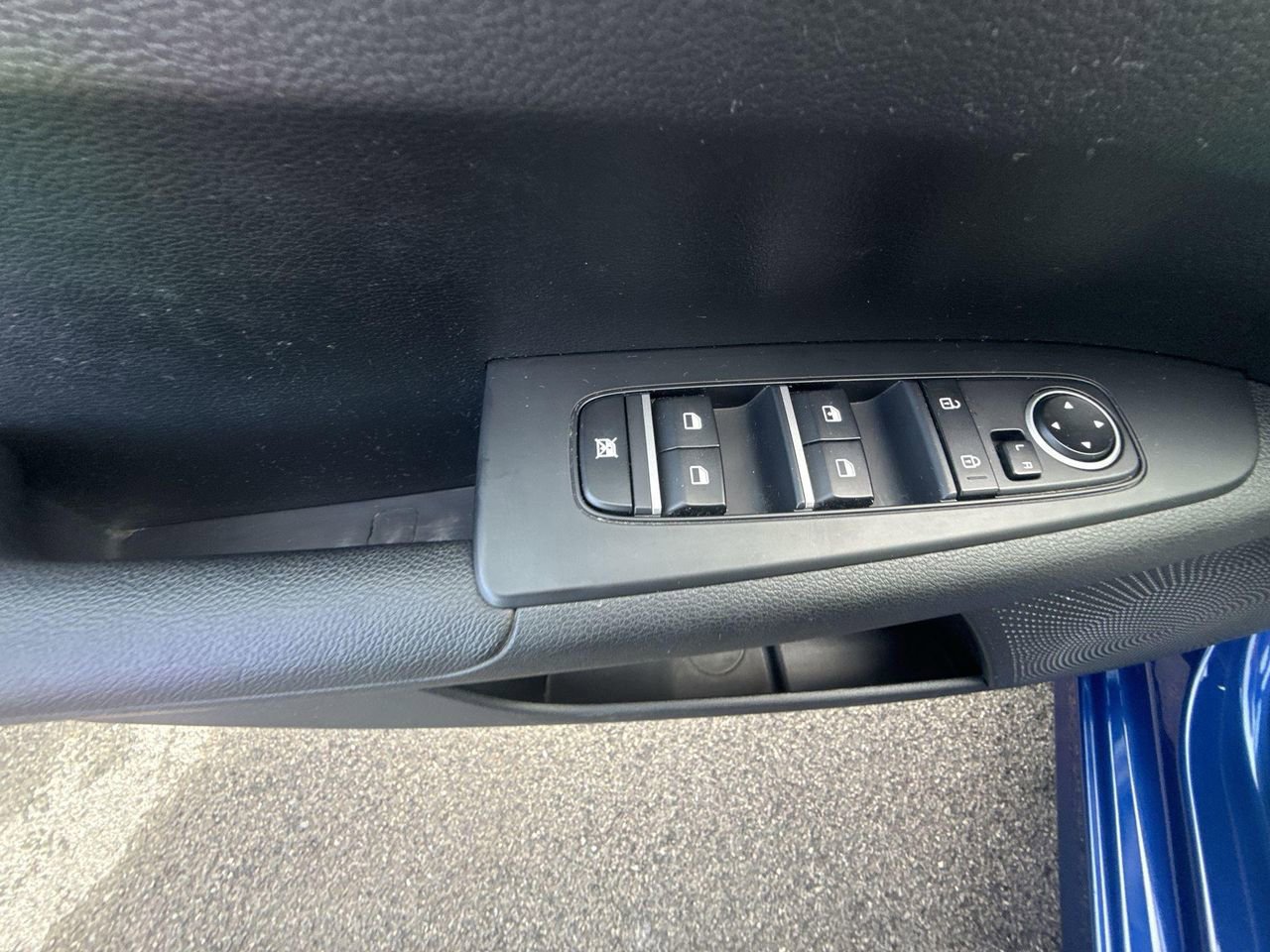 Used 2023 Kia Forte LXS image 27