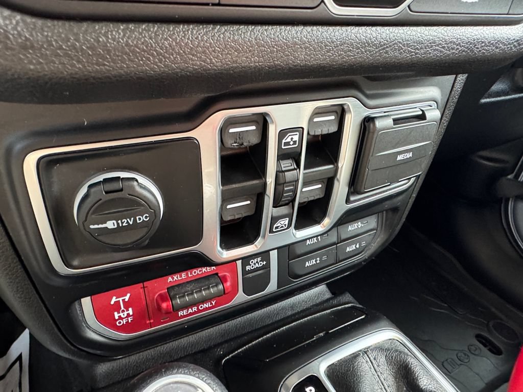 Used 2024 Jeep Wrangler Unlimited AWD/4WD image 28