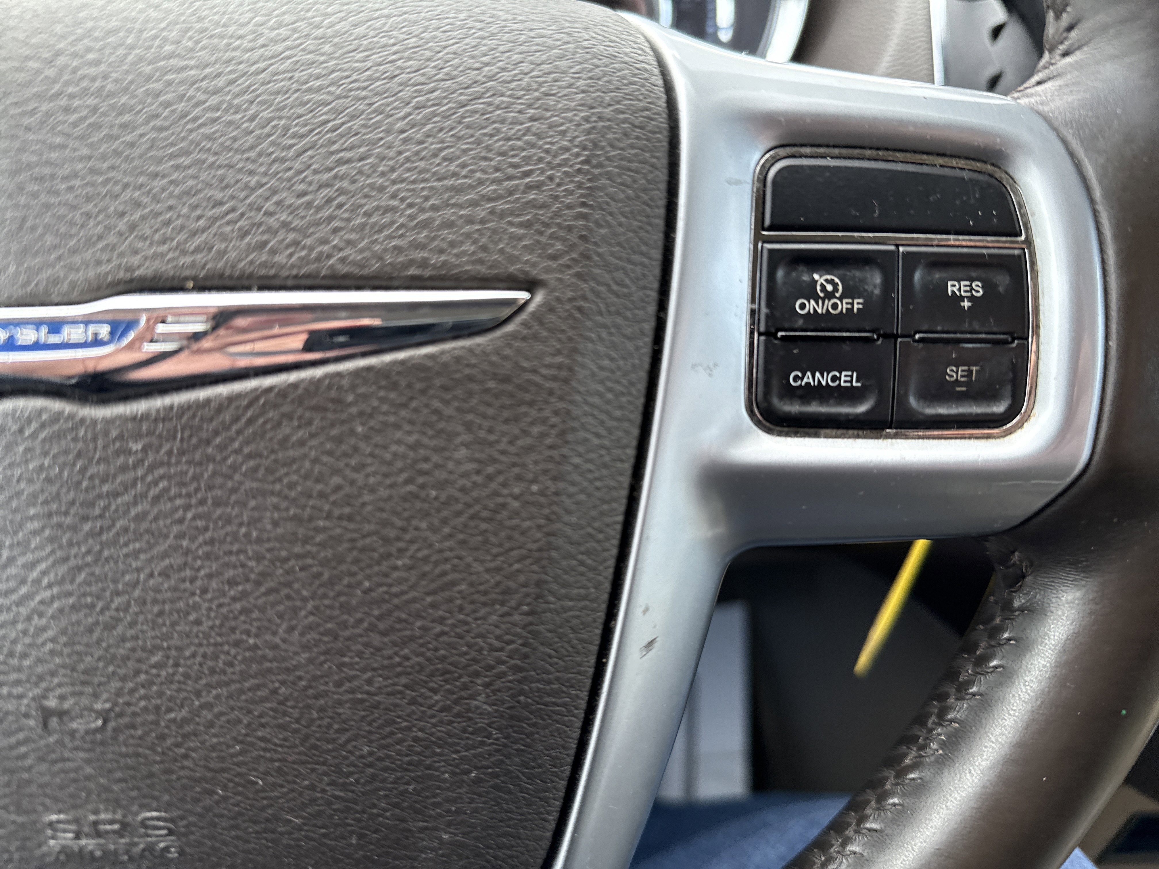 Used 2013 Chrysler Town & Country Touring image 20