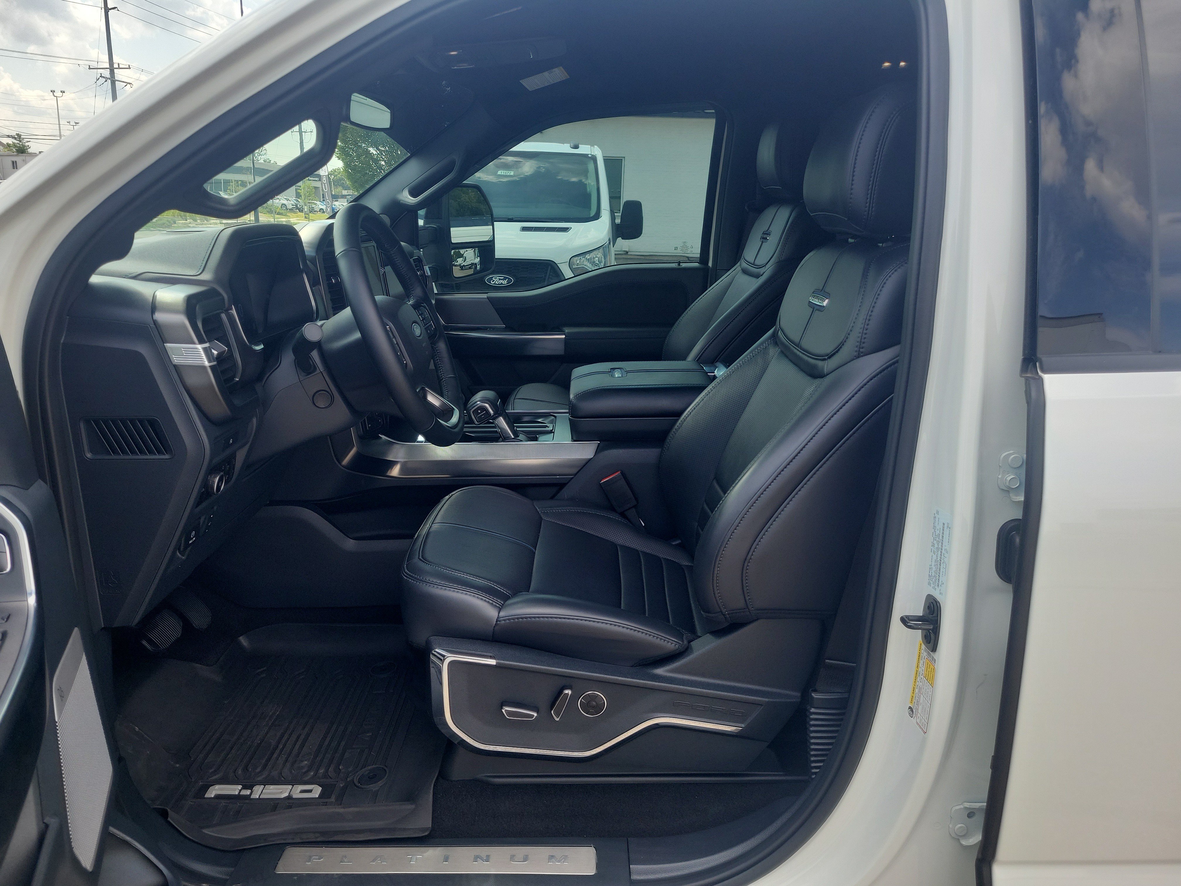 Used 2025 Ford F150 Platinum w/ FX4 Off-Road Package AWD/4WD image 15
