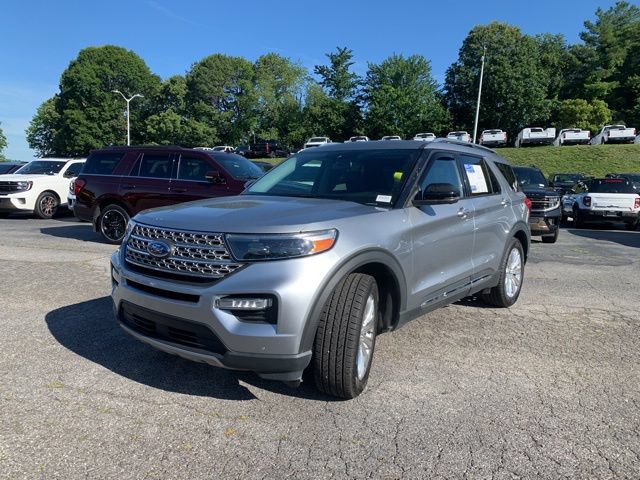 Certified 2022 Ford Explorer Limited w/ Equipment Group 301A RWD image 4