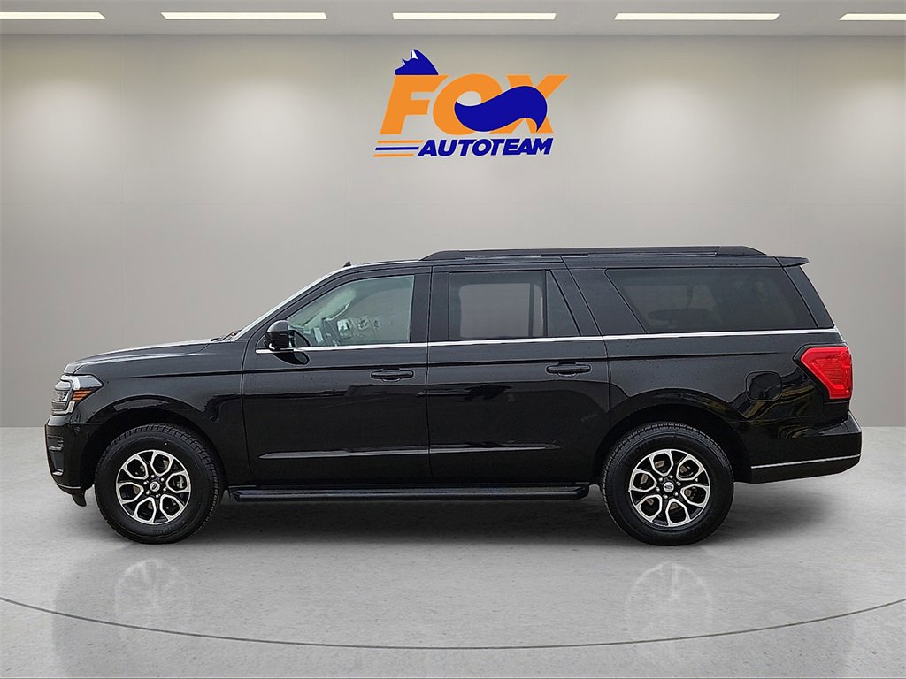 Used 2024 Ford Expedition Max XLT image 2