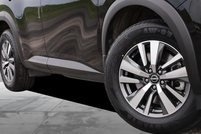 Certified 2025 Nissan Pathfinder SL AWD/4WD image 3