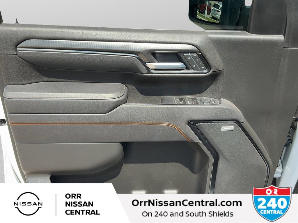 Used 2025 GMC Sierra 2500 AT4 AWD/4WD image 16