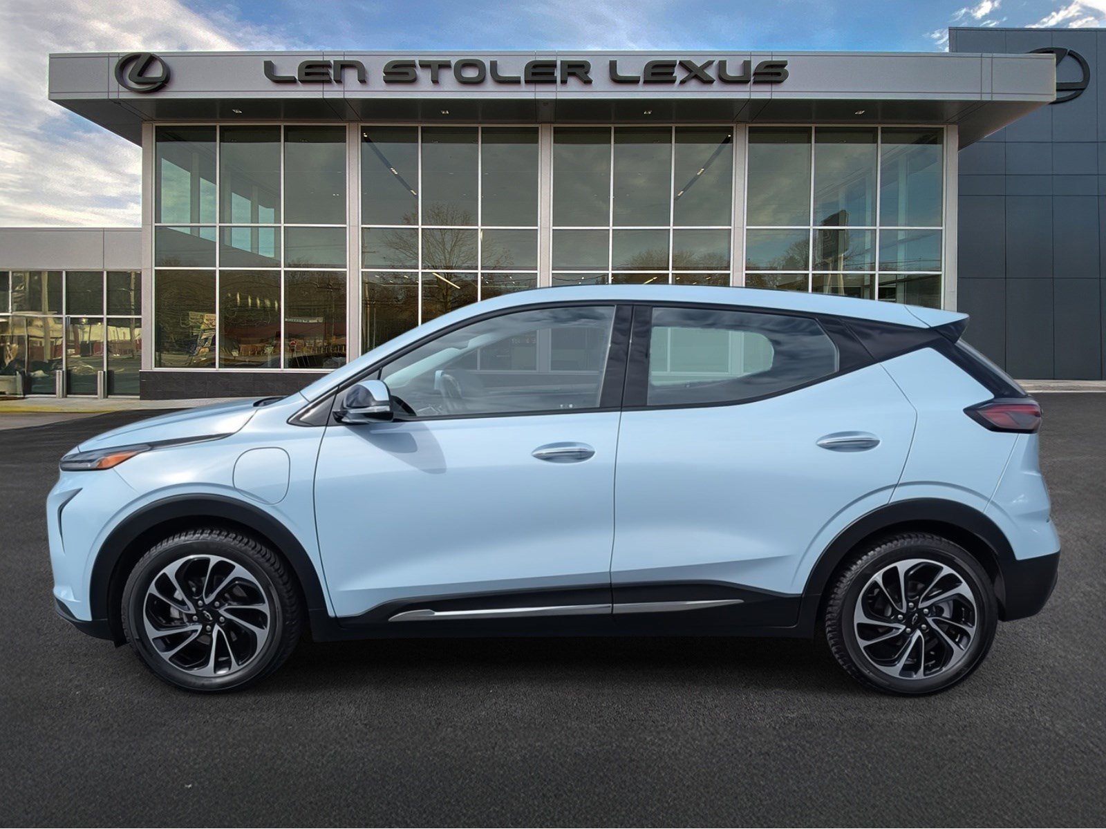 Used 2023 Chevrolet Bolt EUV Premier image 6