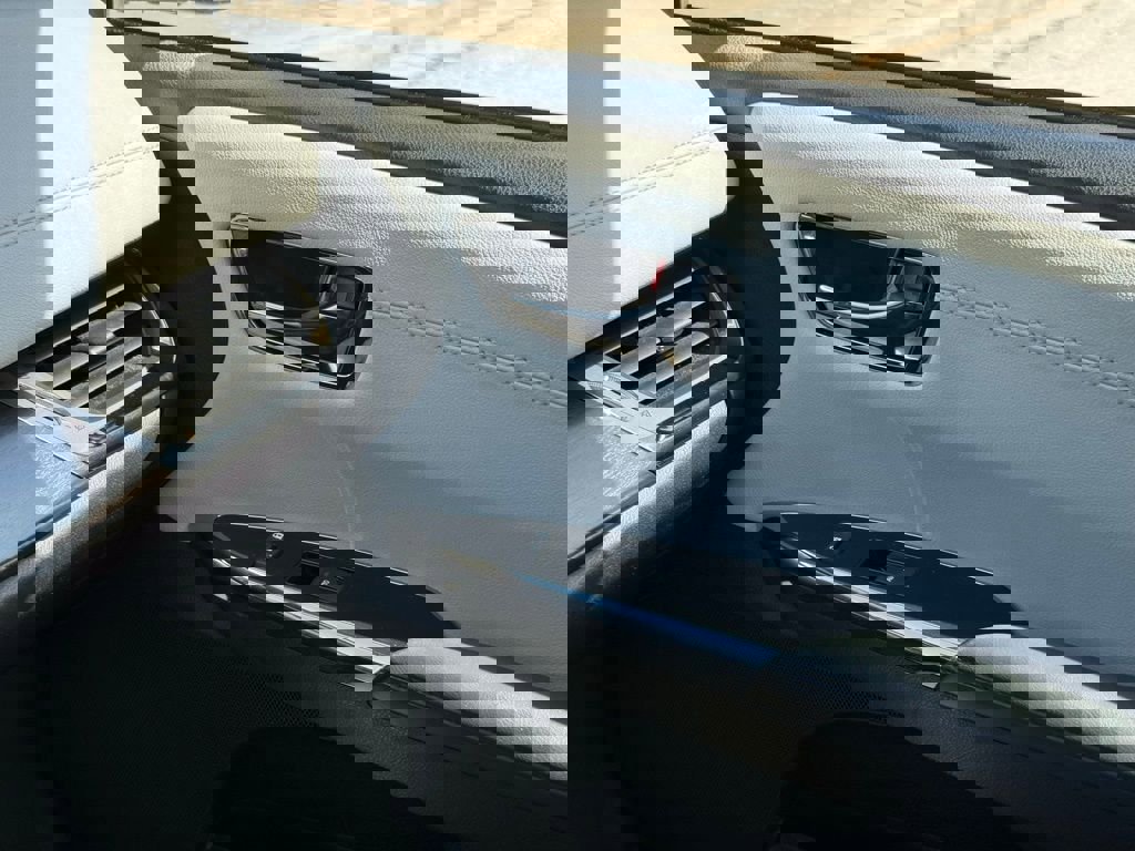 Used 2017 Toyota Avalon XLE Premium FWD image 40