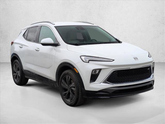 Used 2024 Buick Encore GX Sport Touring image 3