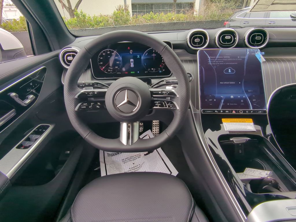Certified 2025 Mercedes-Benz GLC 350e 4MATIC image 3