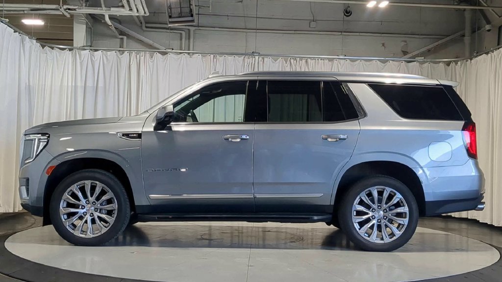 Used 2023 GMC Yukon Denali AWD/4WD image 6