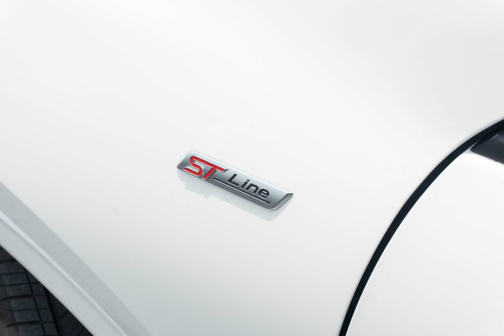 Used 2024 Ford Escape ST-Line w/ Tech Pack #1 FWD image 3