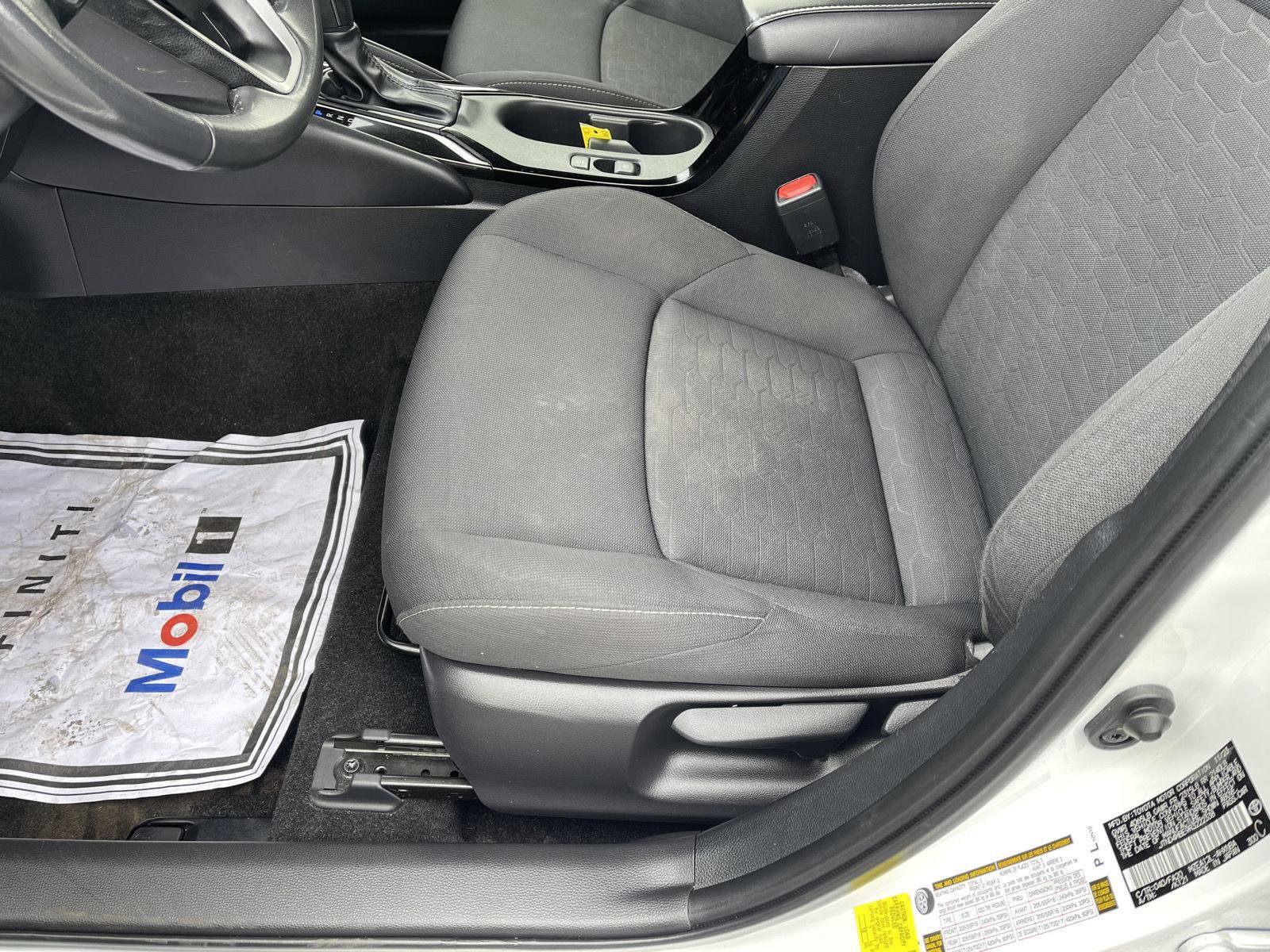 Used 2024 Toyota Corolla SE image 3