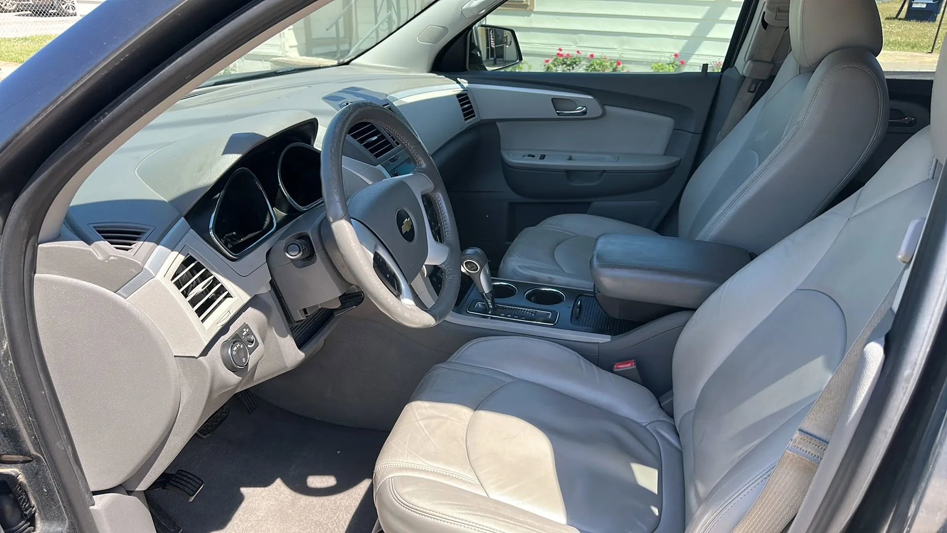 Used 2012 Chevrolet Traverse LT FWD image 13