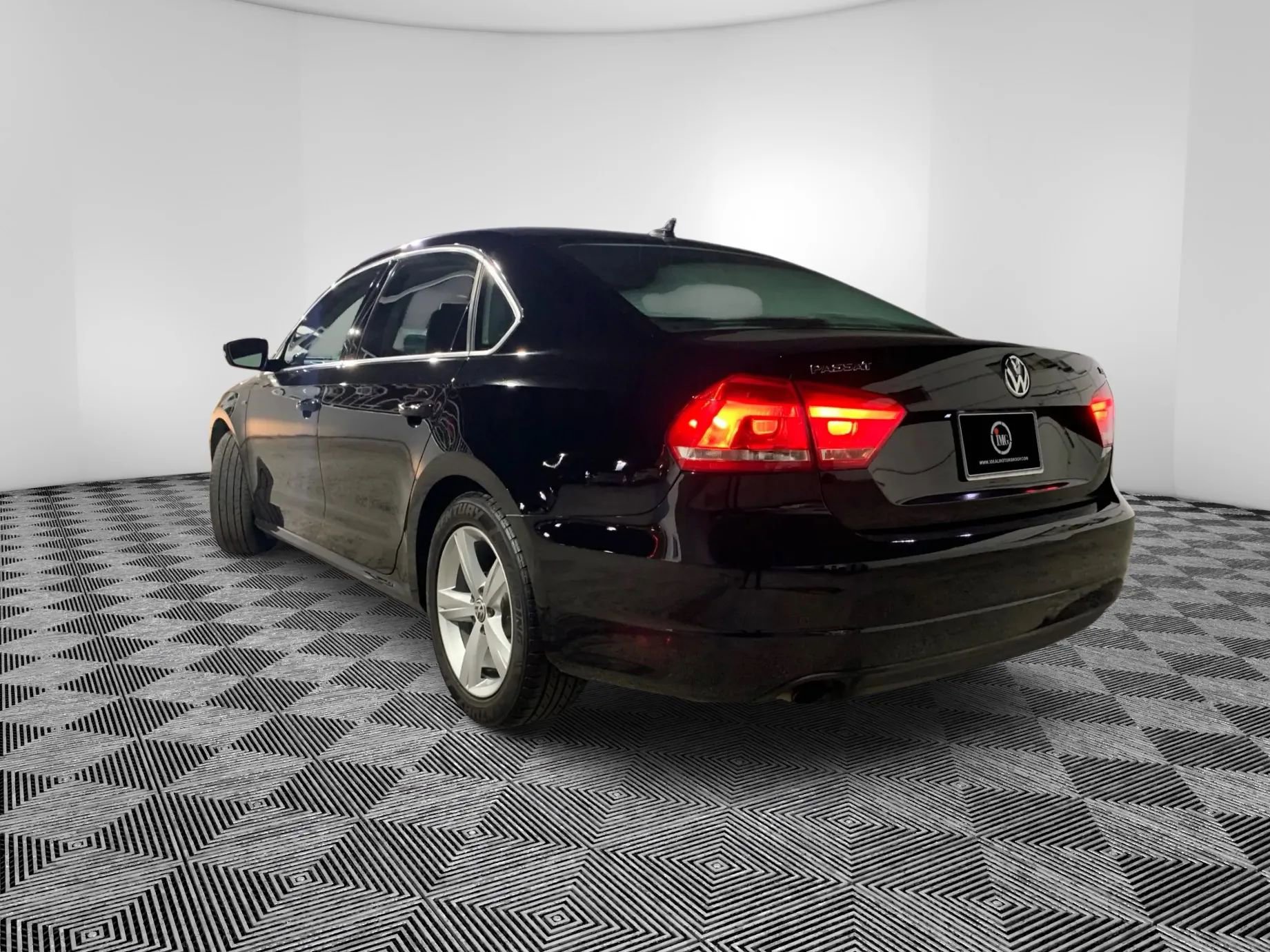 Used 2015 Volkswagen Passat 1.8T Limited Edition FWD image 8