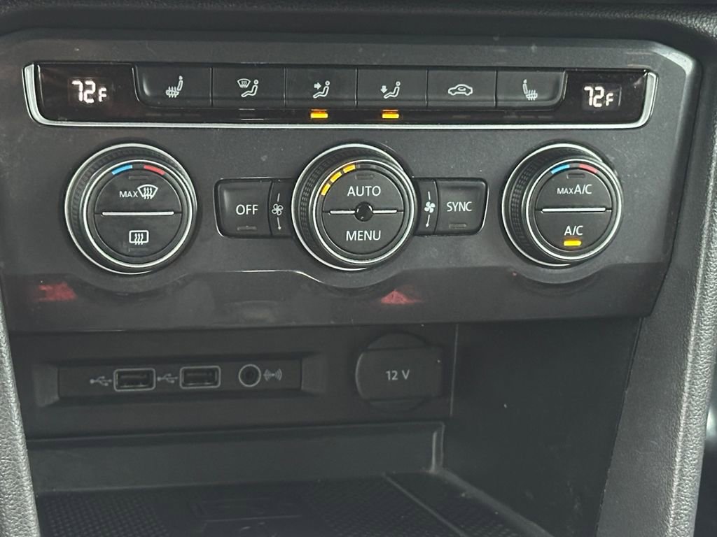 Used 2020 Volkswagen Tiguan SE image 17