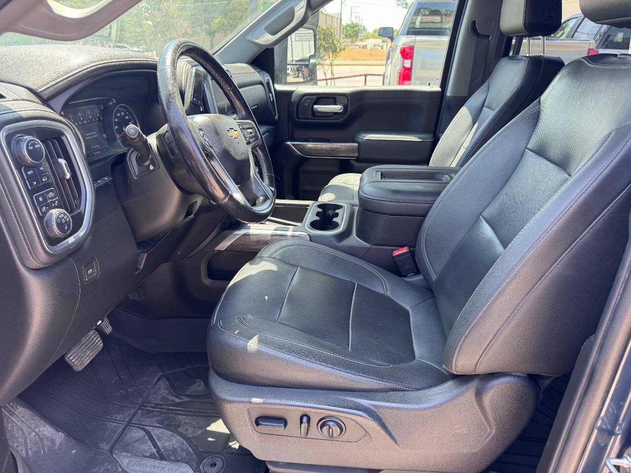 Used 2021 Chevrolet Silverado 1500 LTZ w/ Technology Package AWD/4WD image 12