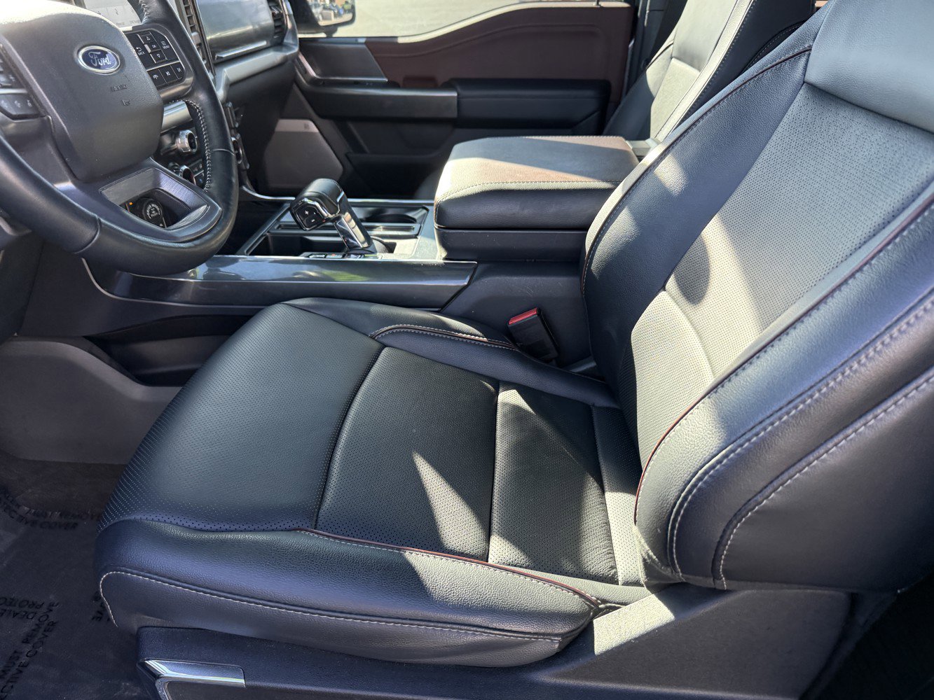 Used 2023 Ford F150 Lariat w/ Max Trailer Tow Package image 11
